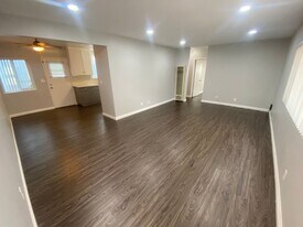 308-310 Culper Ct in Hermosa Beach, CA - Building Photo