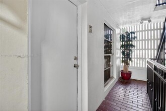 1600 S Le Jeune Rd in Miami, FL - Building Photo - Building Photo