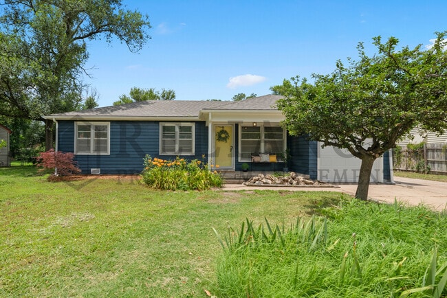 property at 3301 S Osage Ave