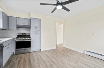 161 Delafield Ave in Lyndhurst, NJ - Building Photo - Building Photo
