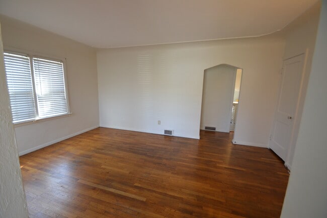 2341 Eastern Ave SE in Grand Rapids, MI - Building Photo - Building Photo