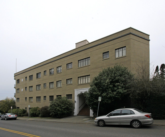 Benson Alexander Apartments in Portland, OR - Foto de edificio - Building Photo