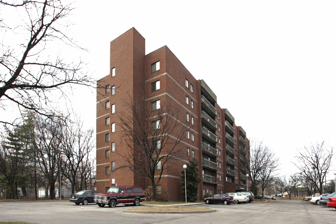 California Square in Louisville, KY - Foto de edificio