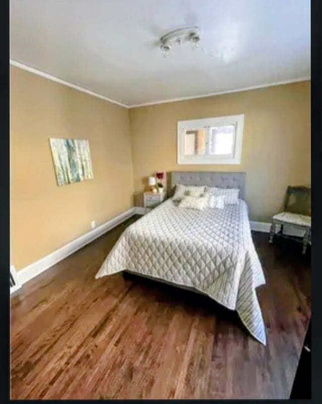 property at 2642 Queen Ave N