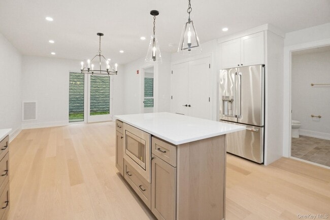 25 S Riverside Ave in Croton-on-Hudson, NY - Foto de edificio - Building Photo