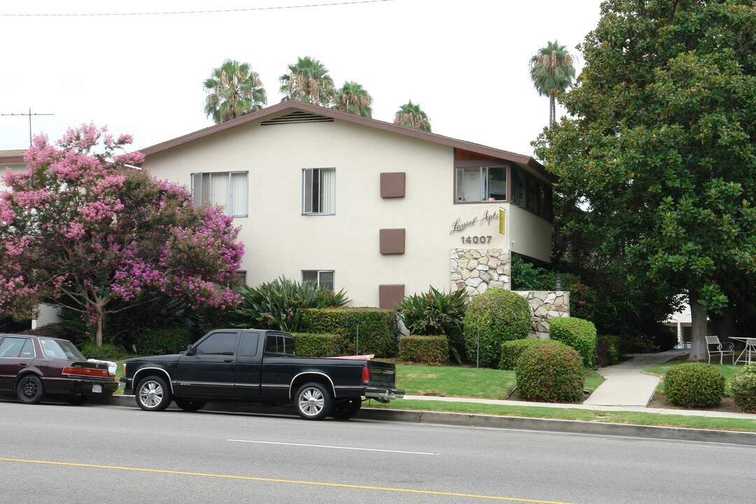 14007 Moorpark St in Sherman Oaks, CA - Building Photo