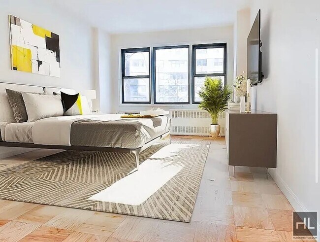 EAST 49 STREET in New York, NY - Building Photo - Building Photo