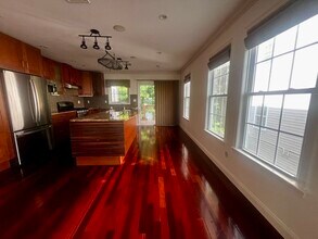 111 Fisher Ave in Boston, MA - Building Photo - Building Photo