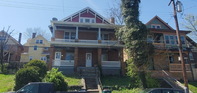 1525 Dixmont Ave in Cincinnati, OH - Building Photo - Building Photo