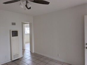 6501 Stafford Ave in Huntington Park, CA - Foto de edificio - Building Photo