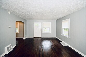 1699 Sunset Ave in Akron, OH - Building Photo - Building Photo