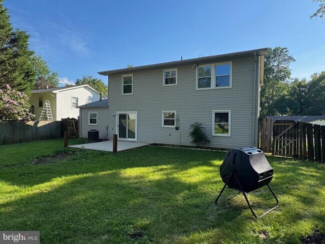 1717 Fallsway Dr in Crofton, MD - Building Photo - Building Photo