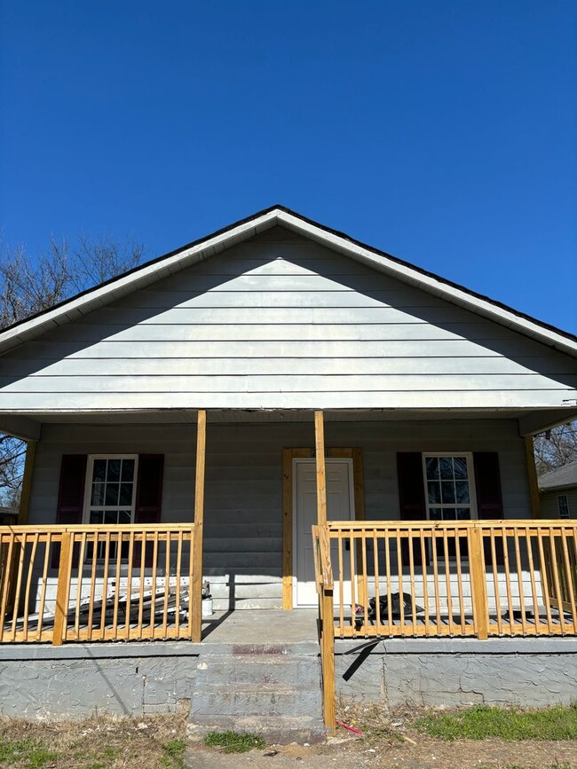 property at 2011 Windsor St