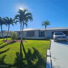 2248 Harvard Ave in Ft. Myers, FL - Building Photo - Building Photo