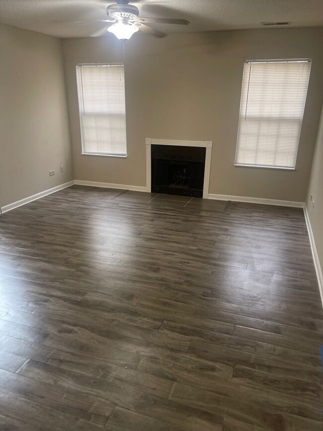 2040 N Rand Rd in Palatine, IL - Building Photo - Building Photo