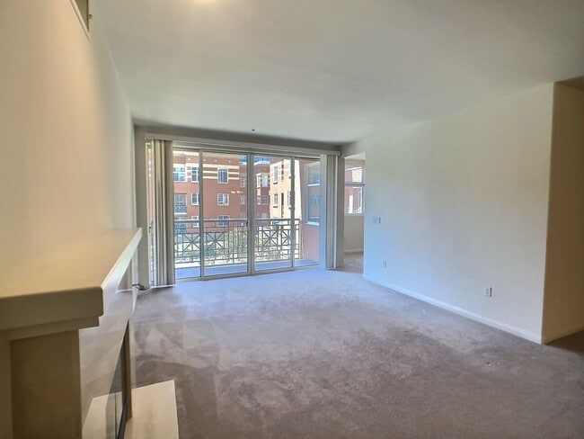 130 E San Fernando St in San Jose, CA - Building Photo - Building Photo