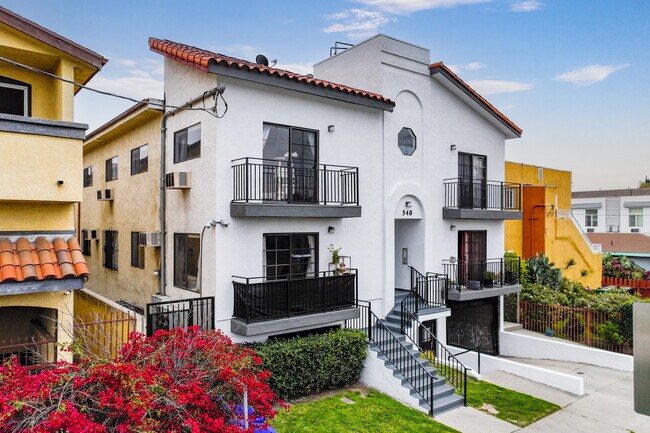 Renovated Townhome Apartments in Prime Vir in Los Angeles, CA - Building Photo - Building Photo