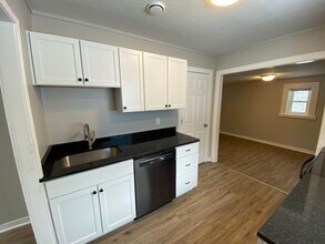 2233 N 39th St in Omaha, NE - Building Photo - Building Photo