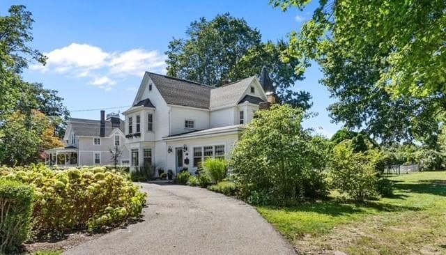 property at 218 Kenyon Ave