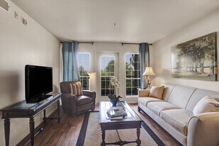 Legends at River Oaks in Sandy, UT - Building Photo