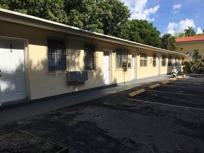 369 SW 5th St in Miami, FL - Building Photo - Building Photo