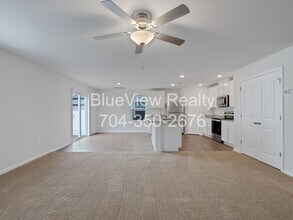 9346 Creedmore Hills Dr in Charlotte, NC - Building Photo - Building Photo