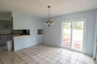 5778 Split Oak Ln in Tallahassee, FL - Foto de edificio - Building Photo