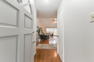 5701 Village Arbour Dr in Katy, TX - Building Photo - Building Photo
