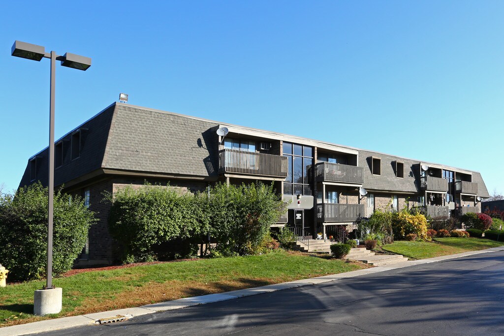 Main Park Apartments West Chicago, IL Apartments For Rent