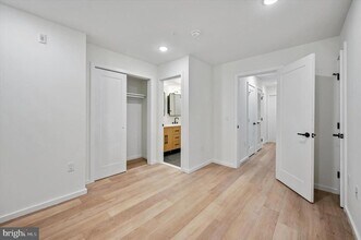 627 N 16th St in Philadelphia, PA - Foto de edificio - Building Photo