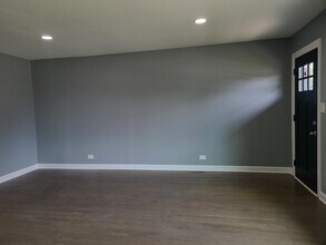 256 N Slusser St in Grayslake, IL - Building Photo - Building Photo