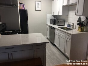 2 Lexington St, Unit 2 in Woburn, MA - Building Photo - Building Photo
