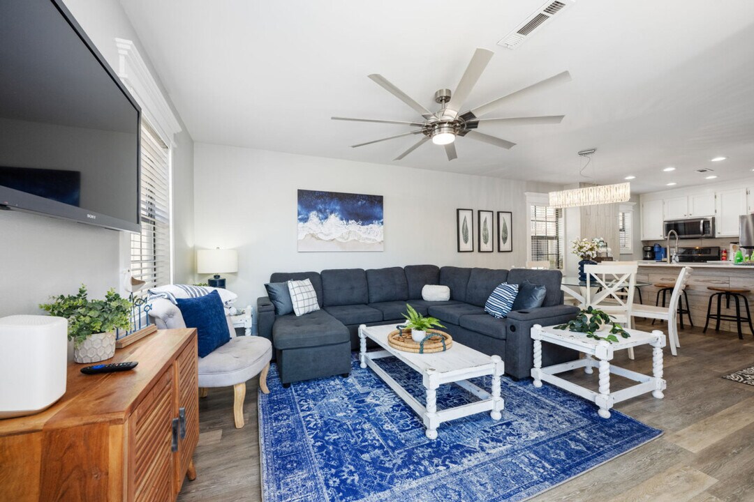 17462 Front Beach Rd in Panama City Beach, FL - Foto de edificio