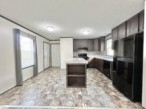 3701 2nd St in Coralville, IA - Building Photo - Building Photo