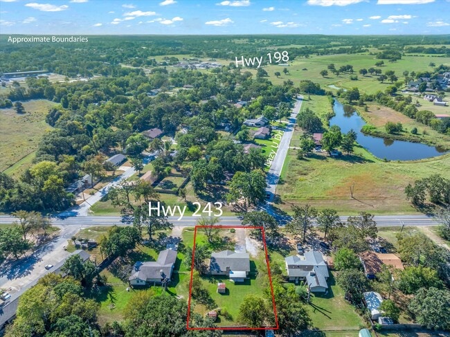 908 TX-243 in Canton, TX - Building Photo - Building Photo