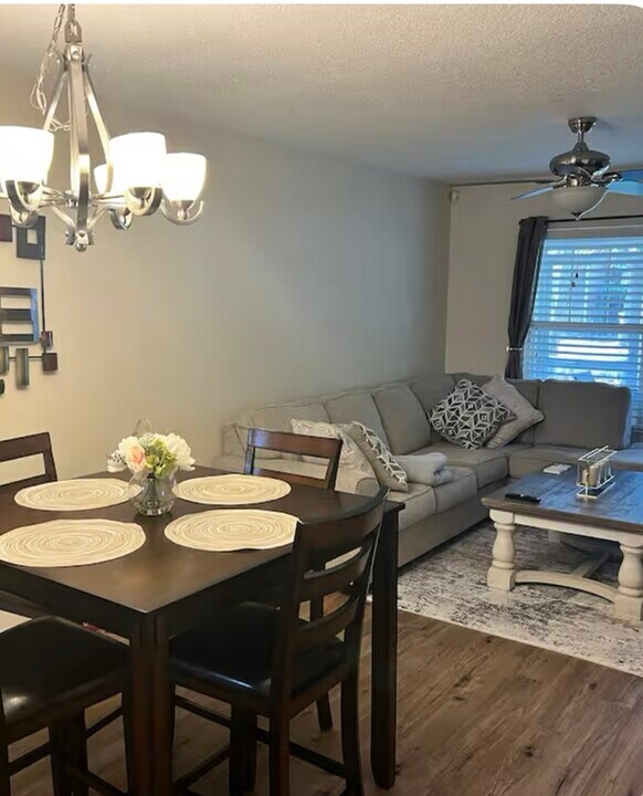2306 SW 42nd Dr, Unit #145 in Gainesville, FL - Building Photo
