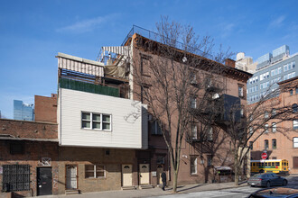 402 Berry St in Brooklyn, NY - Foto de edificio - Building Photo