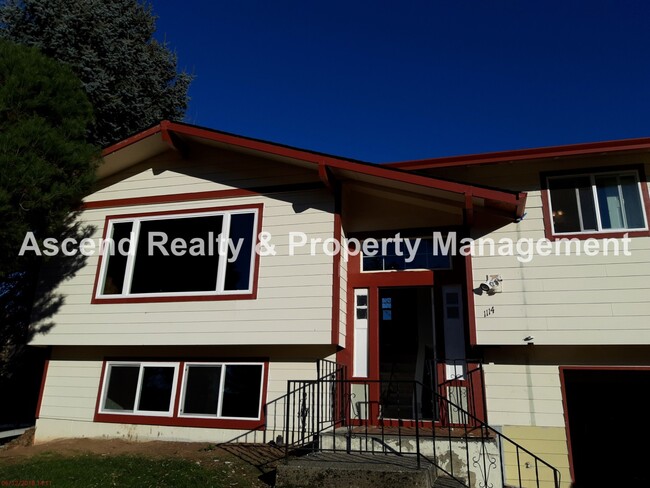 property at 1114 SW Wright Ct