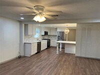 743 Yorkshire St photo'