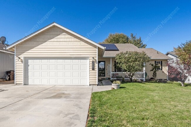property at 2005 SW 35th St