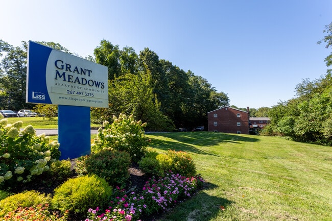 Grant Meadows in Philadelphia, PA - Building Photo - Building Photo