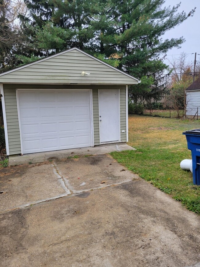 332 Ashwood Ave in Dayton, OH - Building Photo - Building Photo