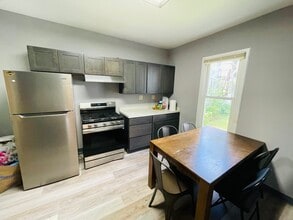 5 Walnut St, Unit 2026-2027 in Binghamton, NY - Foto de edificio - Building Photo