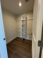1938 Jackson St, Unit 302 in Hollywood, FL - Building Photo - Building Photo