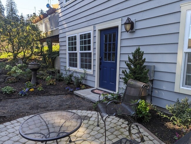 1411 NW 120th St, Unit Felida's Garden Haven