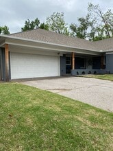 2113 NW 60th St in Oklahoma City, OK - Building Photo - Building Photo