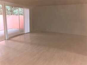 27505 Tampa Ave, Unit 53 in Hayward, CA - Building Photo - Building Photo