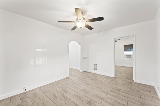 10639 Fitzroy Ave, Unit UNIT B in Los Angeles, CA - Building Photo - Building Photo