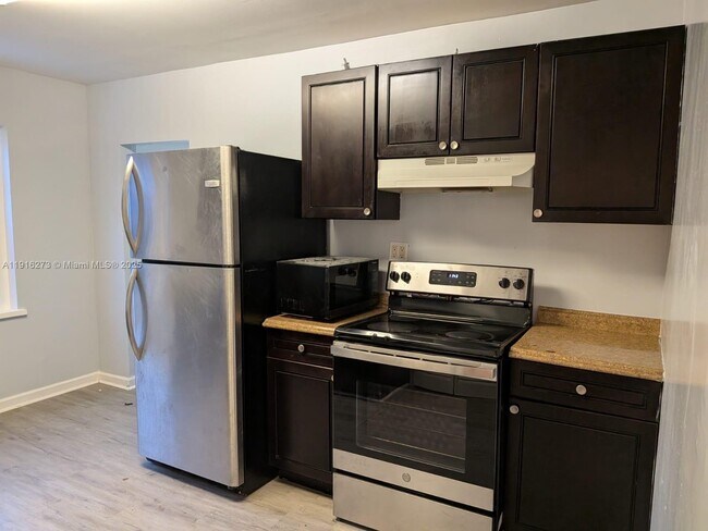 2132 McKinley St in Hollywood, FL - Building Photo - Building Photo