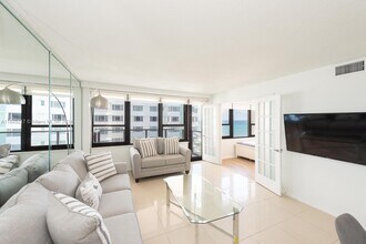 5225 Collins Ave in Miami, FL - Building Photo - Building Photo